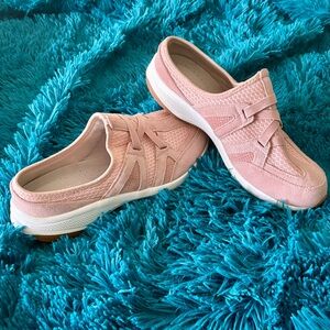 Brand New Easy Spirit Anti-Gravity Women's Blush Pink Slip-On Sneakers